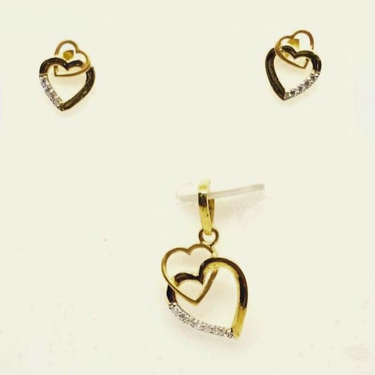 916 Gold CZ Hear Design Pendant Set