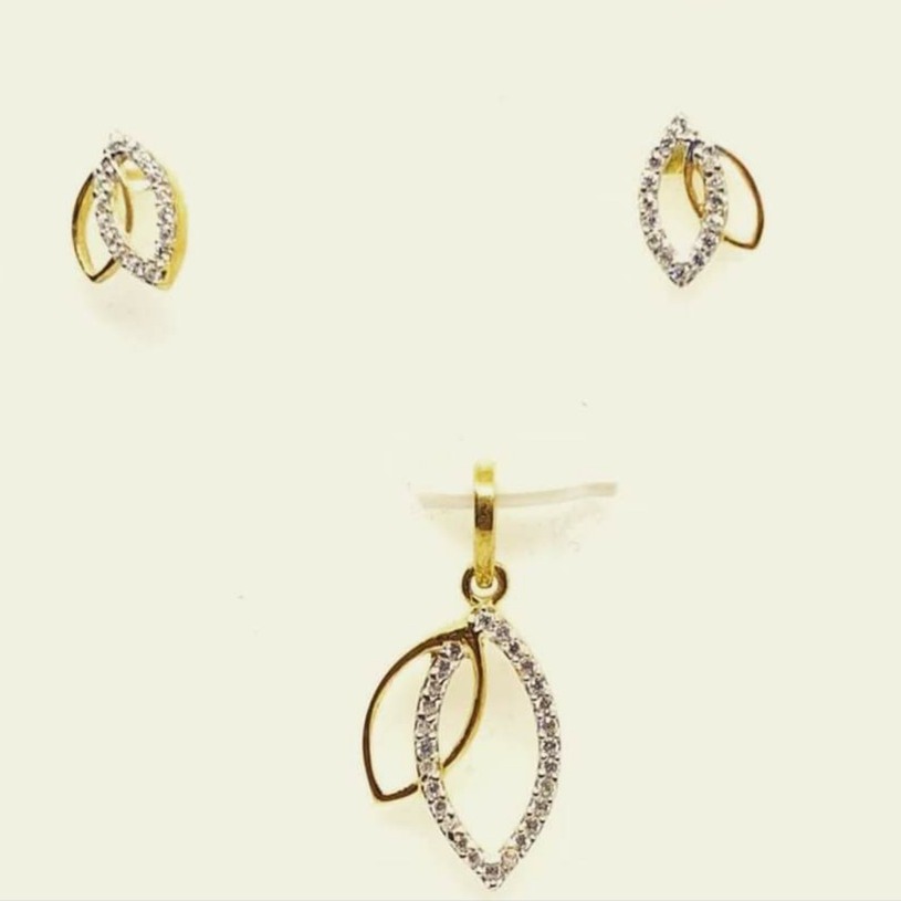 916 Gold CZ Fancy Pendant Set