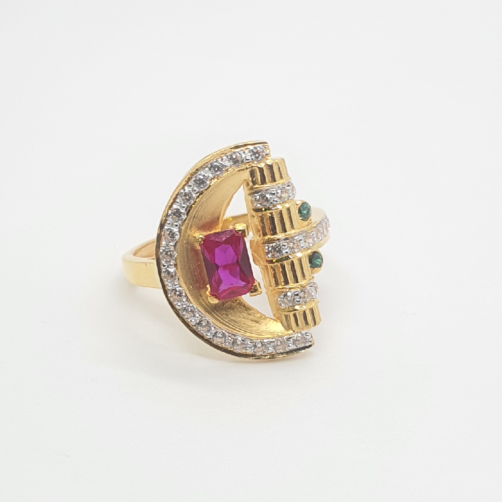 91.6 Gold Fancy Diamond Rings