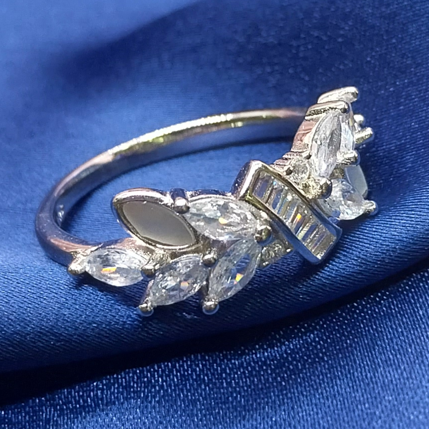 Silver 92.5 Fancy Diamond Ladies Ring - Image 2