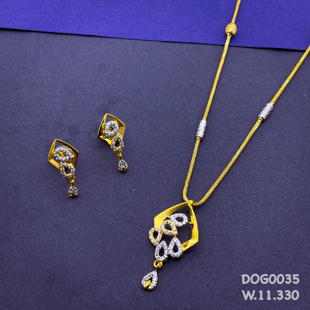 22.k Gold Fancy Chain Pendant Set