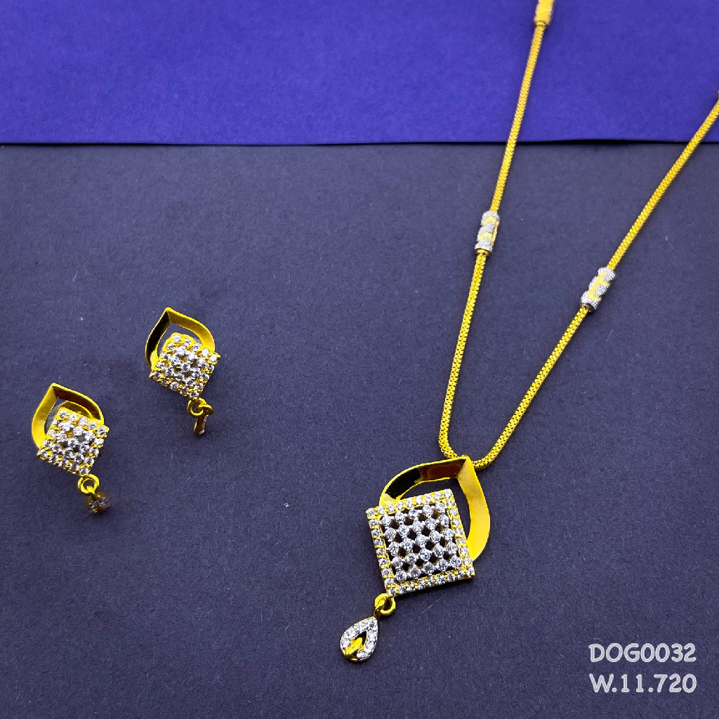 Gold 91.6 Fancy Design Ladies Chain Pendant Set