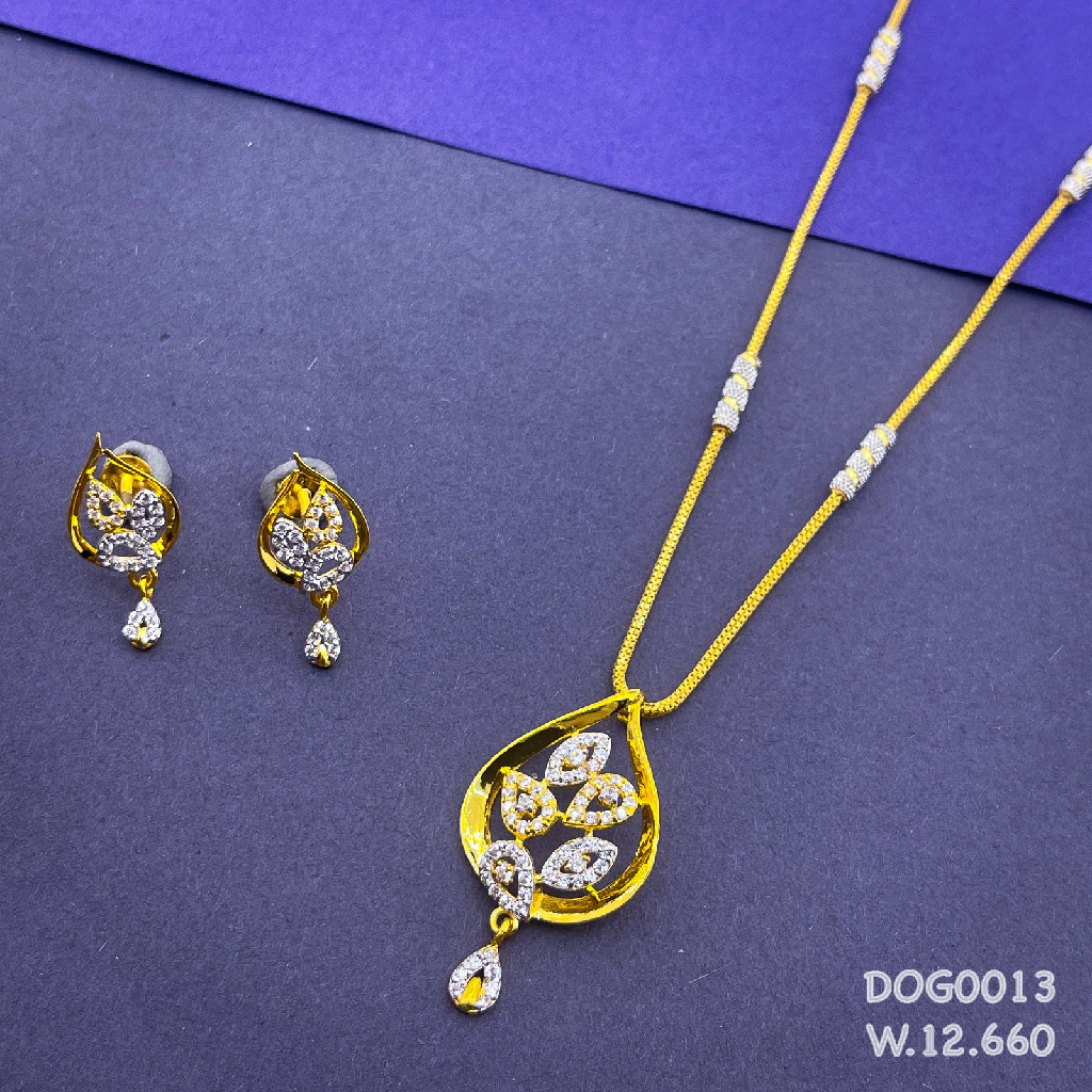 22.k Gold Diamond Chain Pendant Set