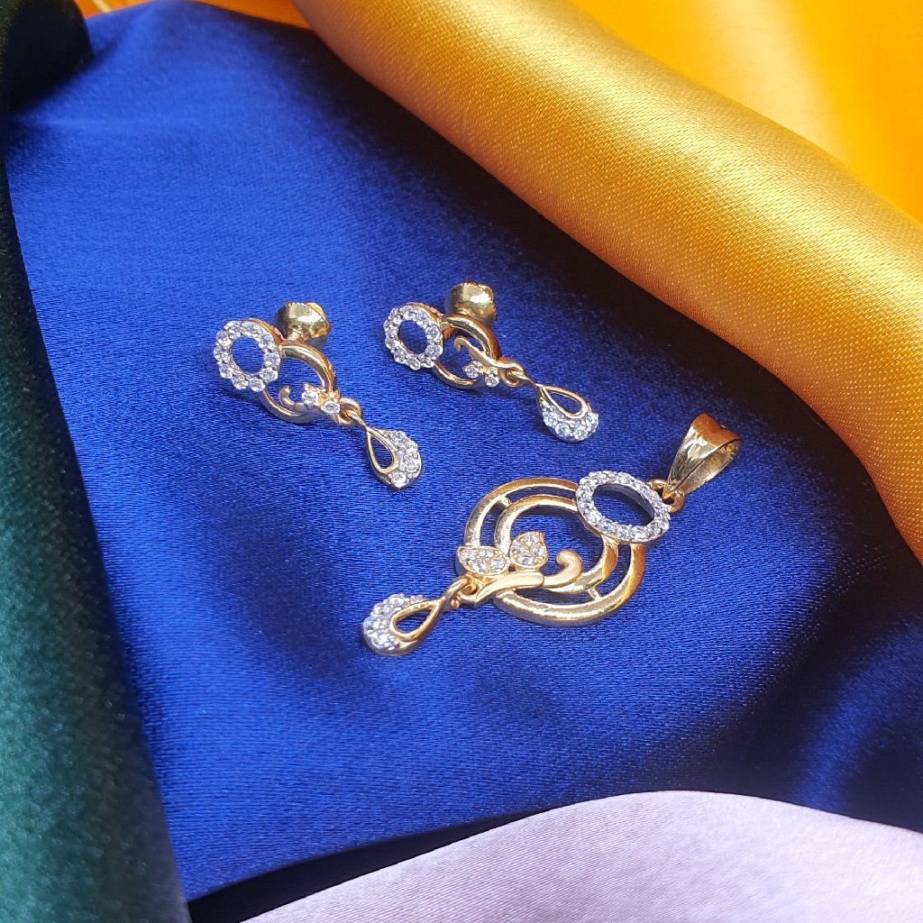 22.k gold ladies pendant set