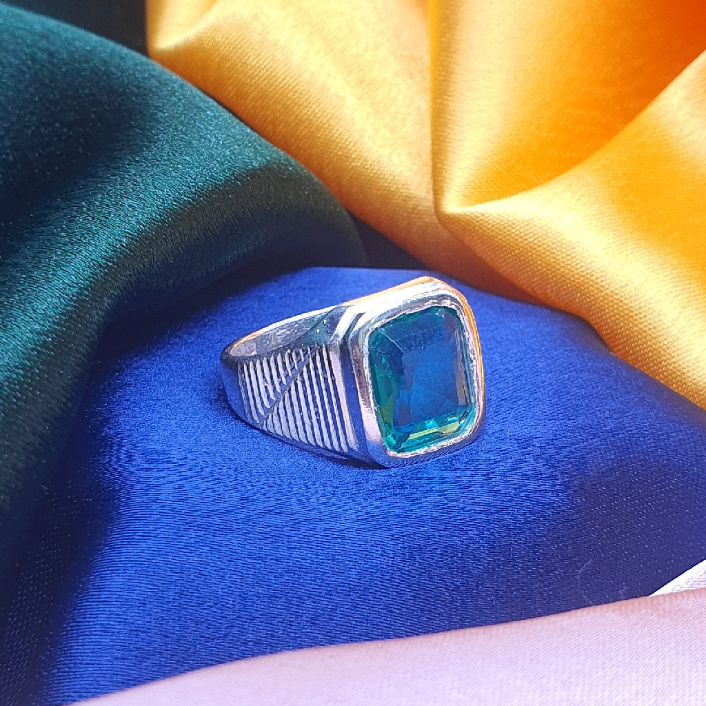 Silver Emerald Stone Gents Ring - Image 2