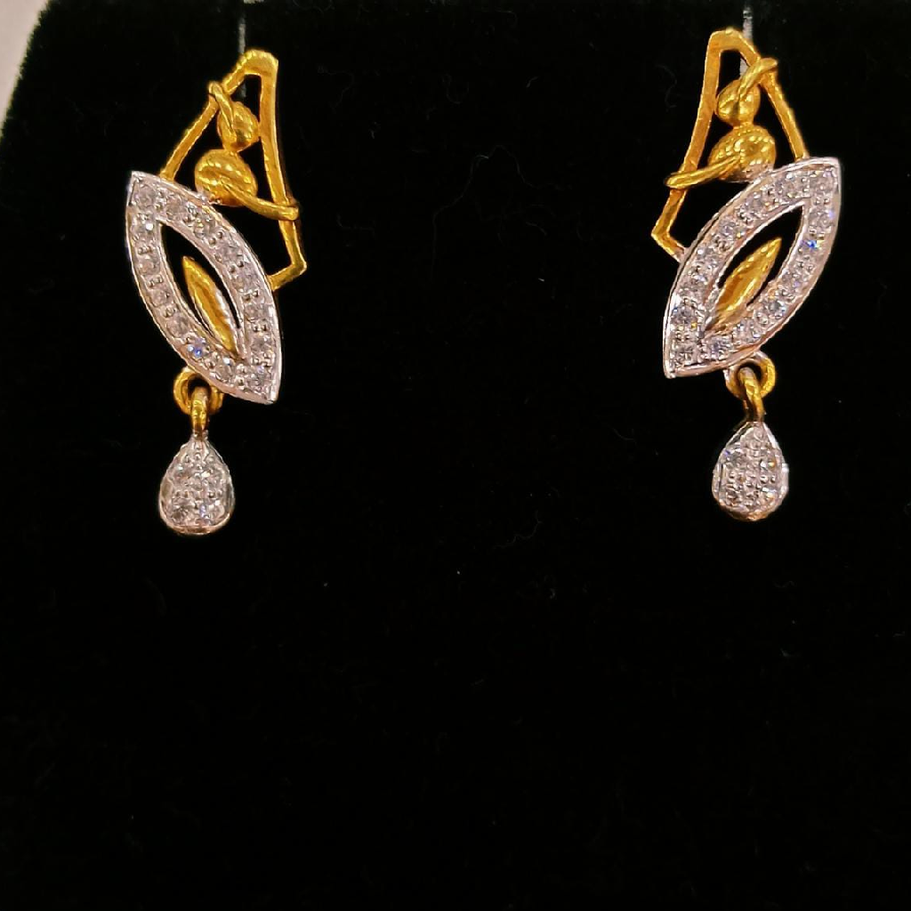 Gold 22k fancy diamond design earring
