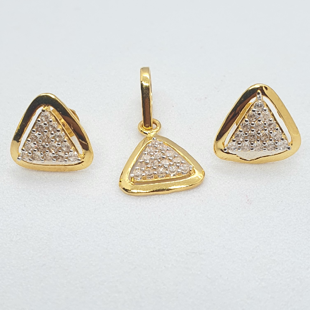 Gold 18.k Diamond Fancy Pendal Set