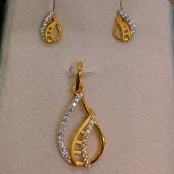 Gold 22k Fancy Design Pendant Set