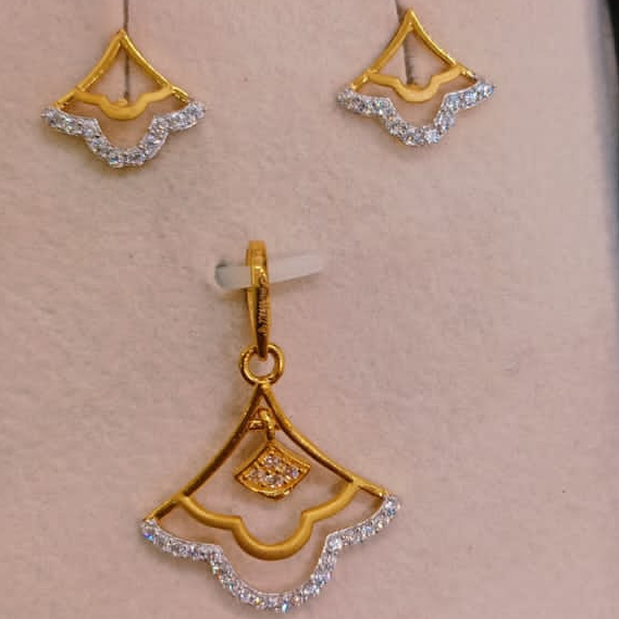 Gold 22k Triangle Shape Flower Design