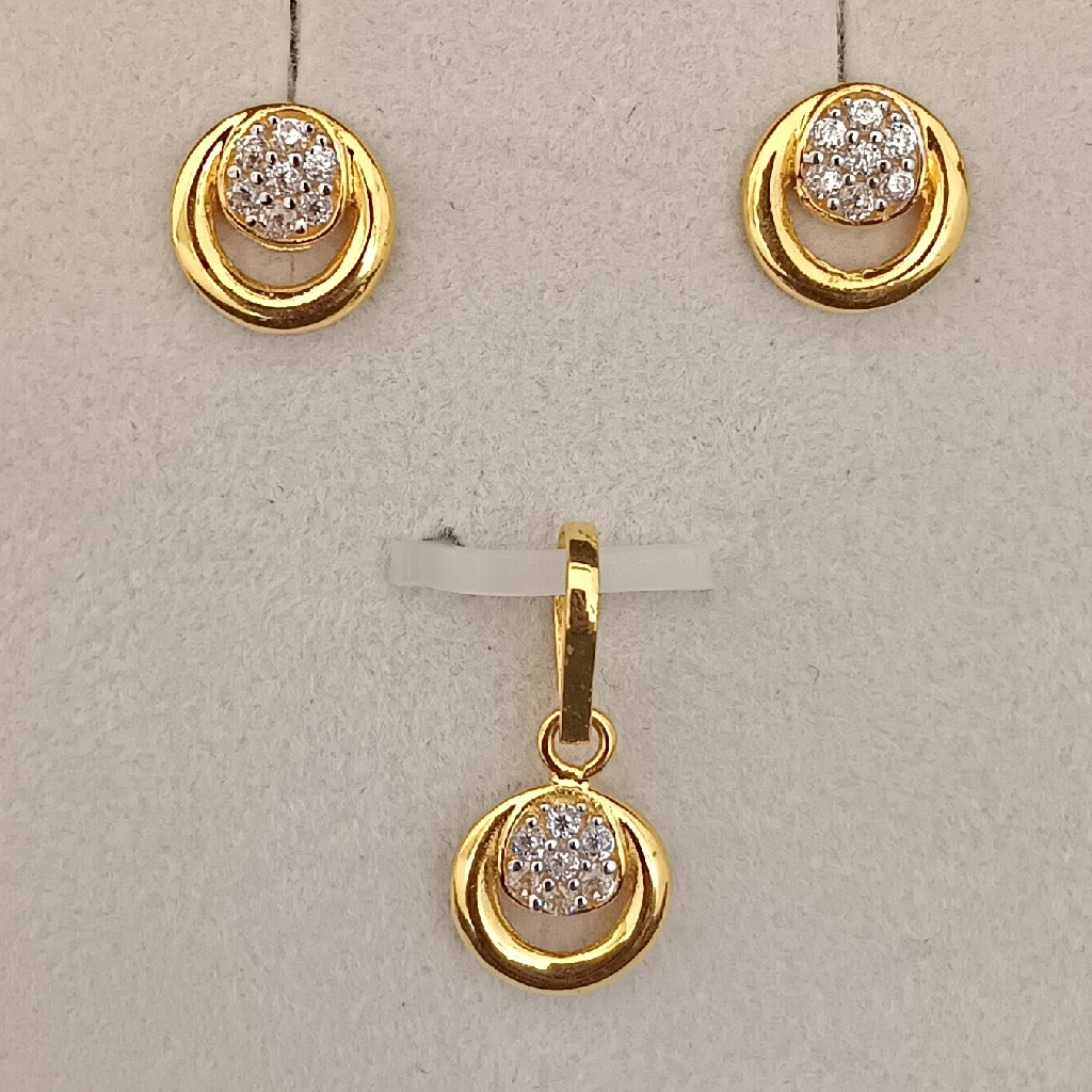 Round shape fancy design pendant set