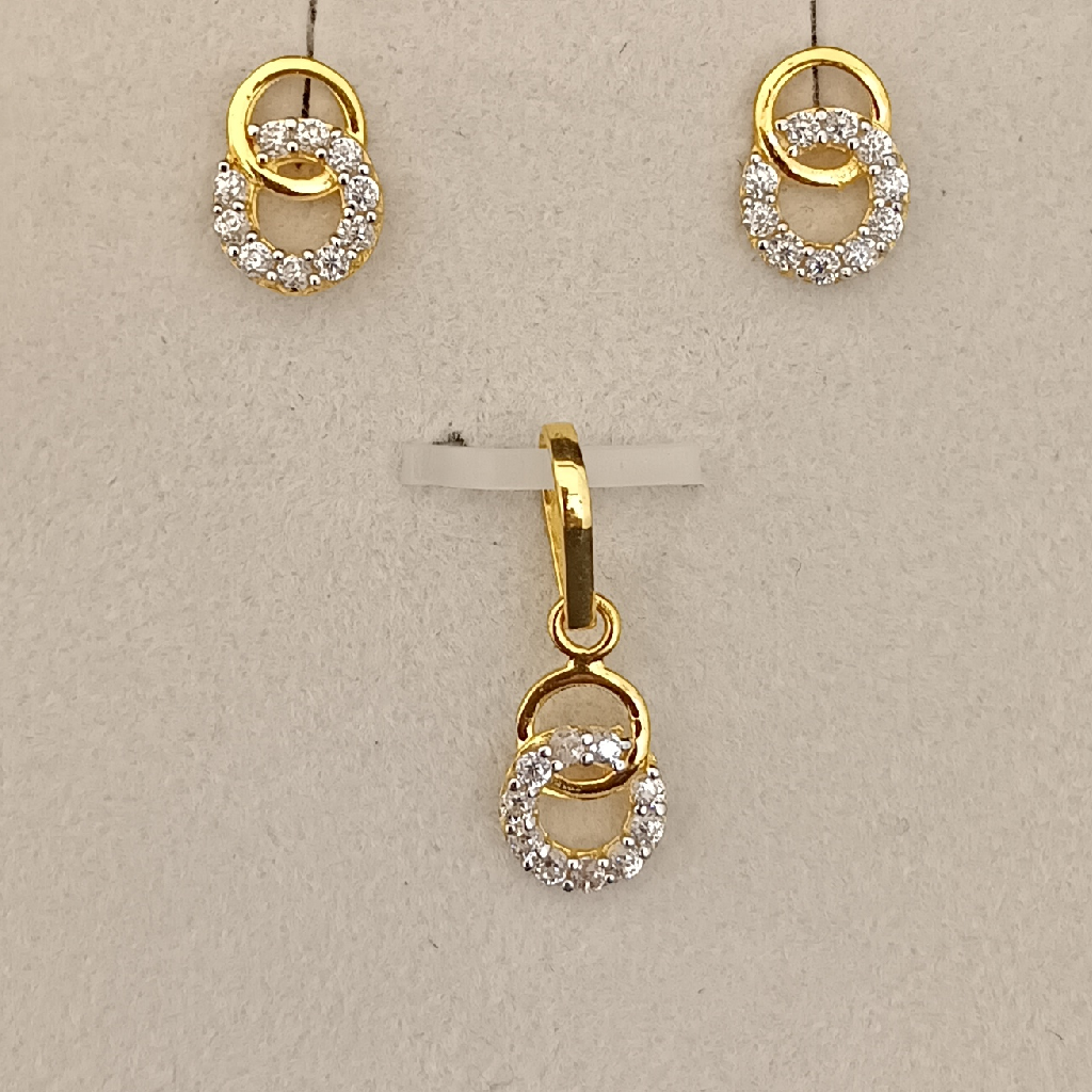 Fancy Design Pendant Set