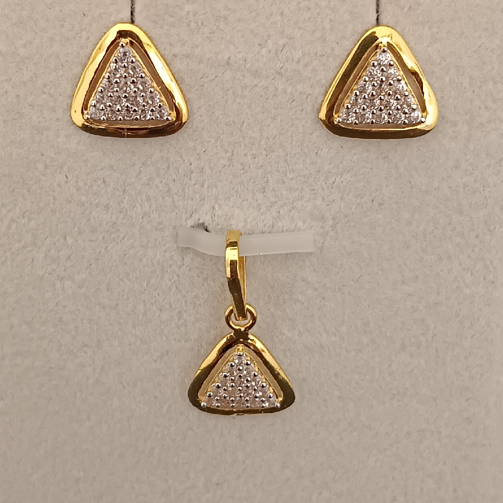 Simple Design Ladies Pendant Set