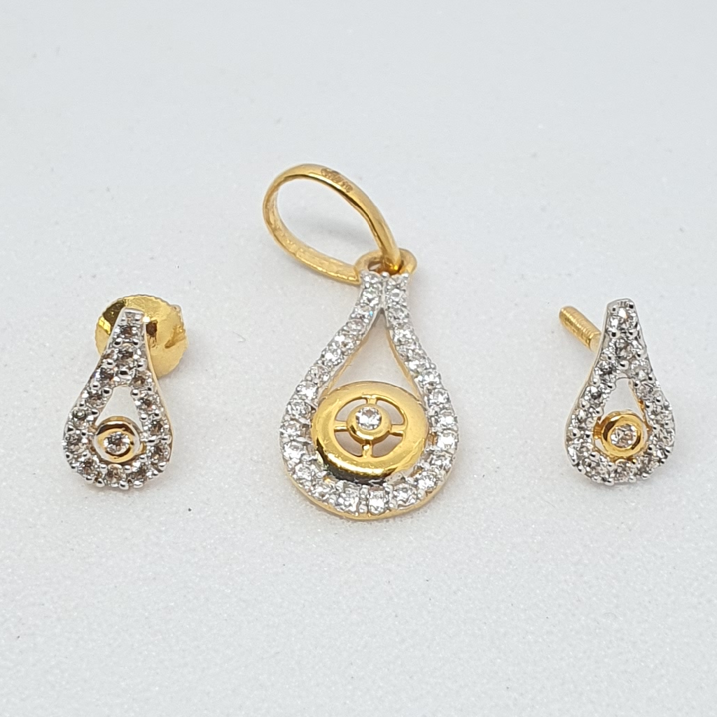 Gold 22.k Ladies Pendant Set