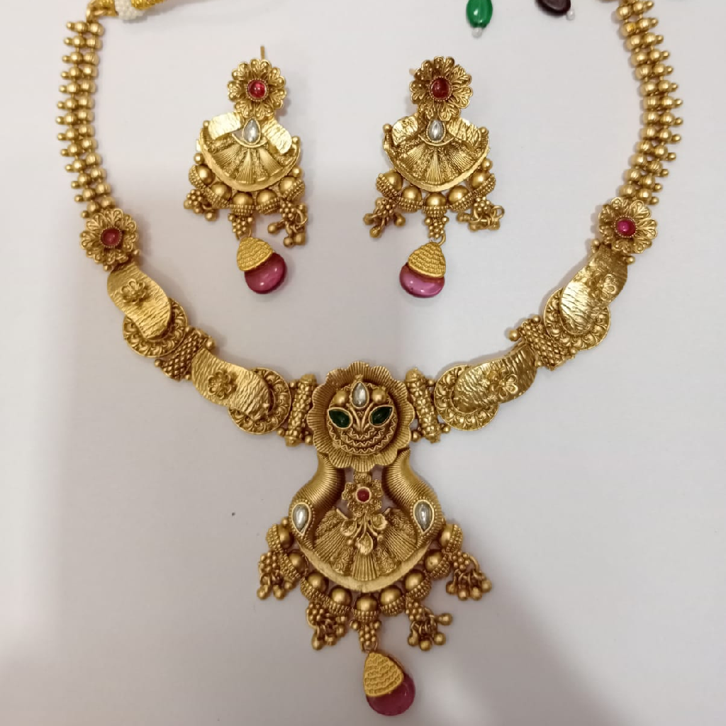 Imitation fancy necklace set
