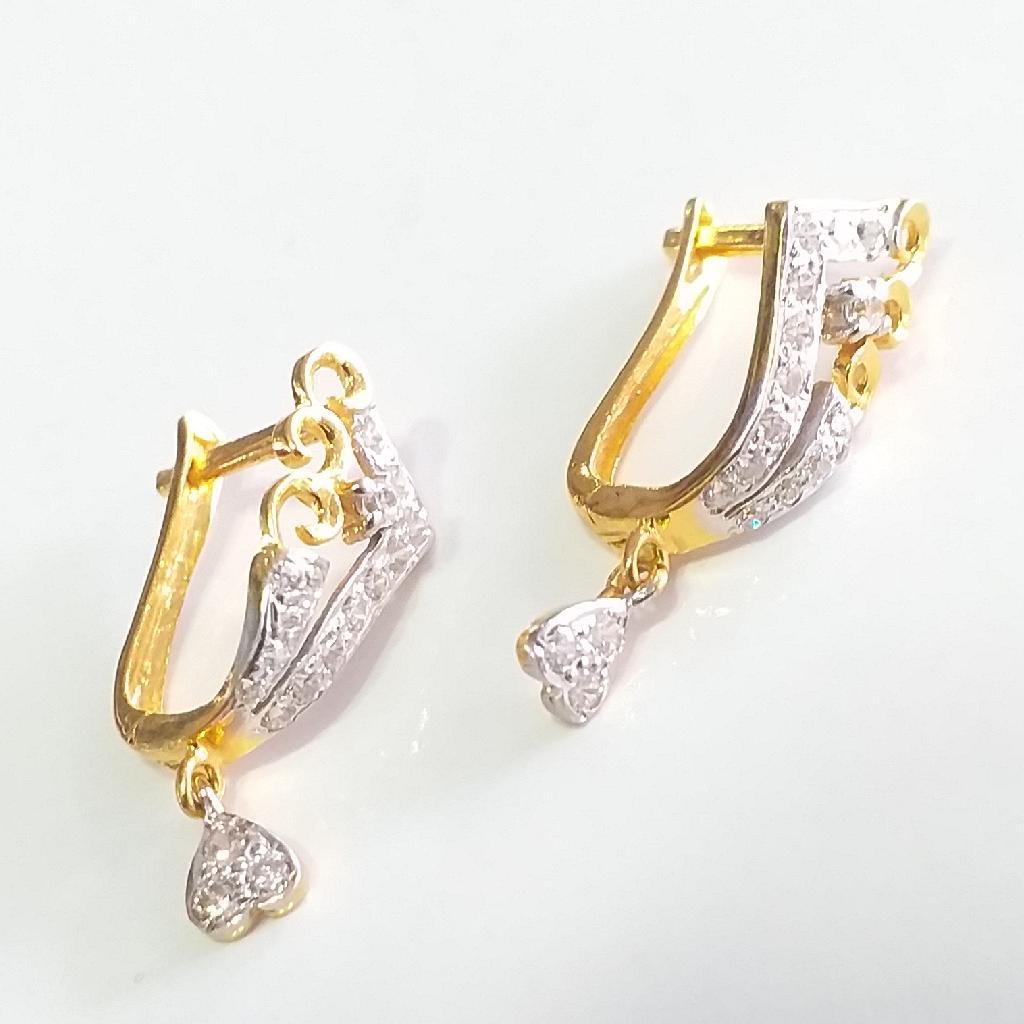 18k Fancy Design Diamond Earringe - Image 2