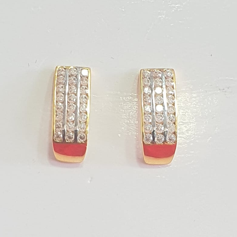 18k fancy design diamond earrings For Woman