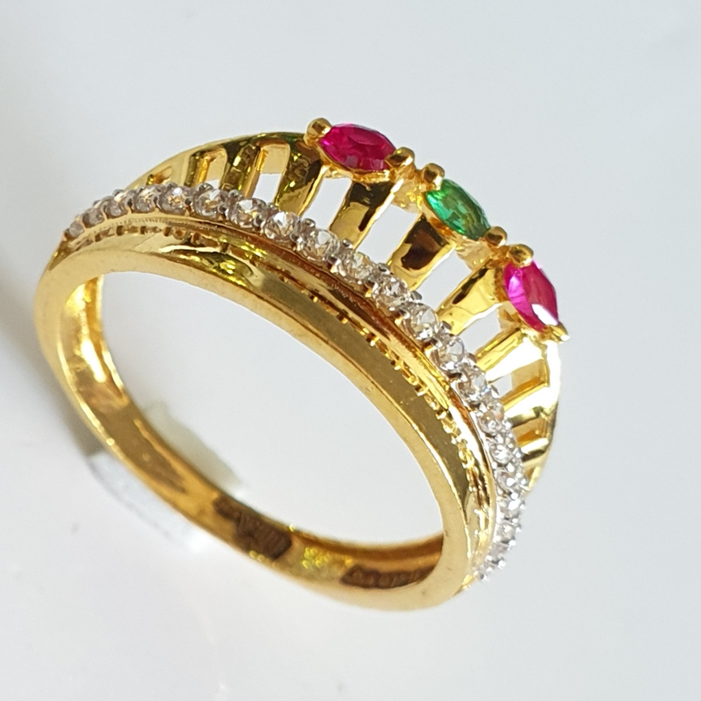 22k 91.6 Gold Queen Taj Diamond Fancy Design For Women Ring