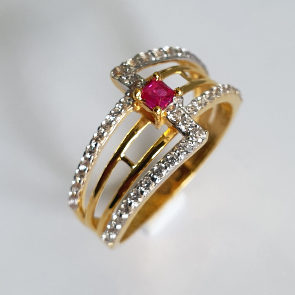 22k 91.6 Gold Antique Design And Diamond Ring