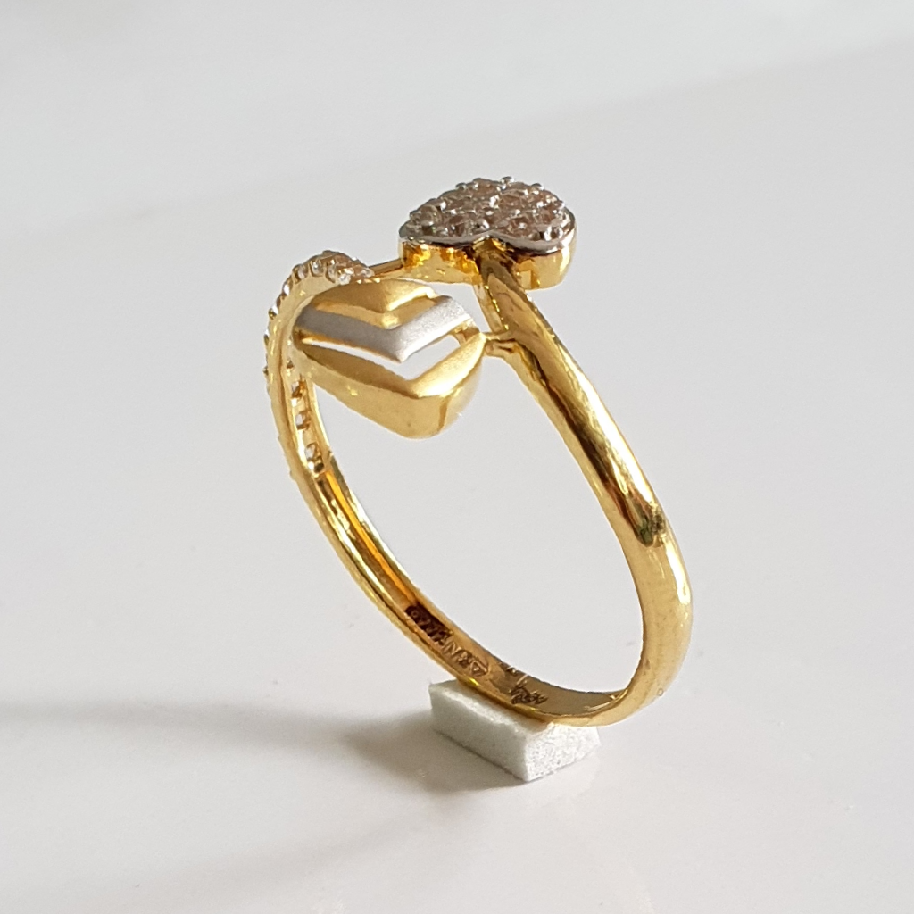 22k 91.6 Gold Diamond With Rodium Fency Ring