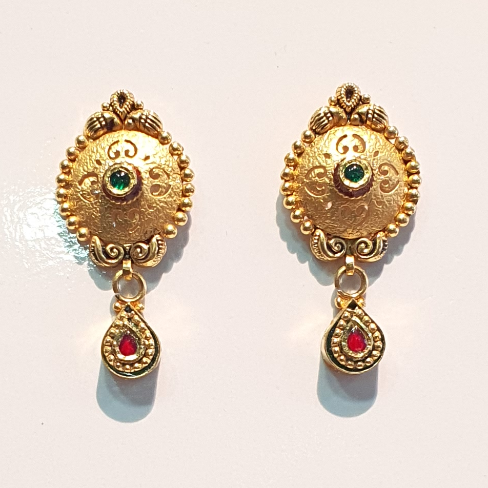 916 Gold red and green antique earrings