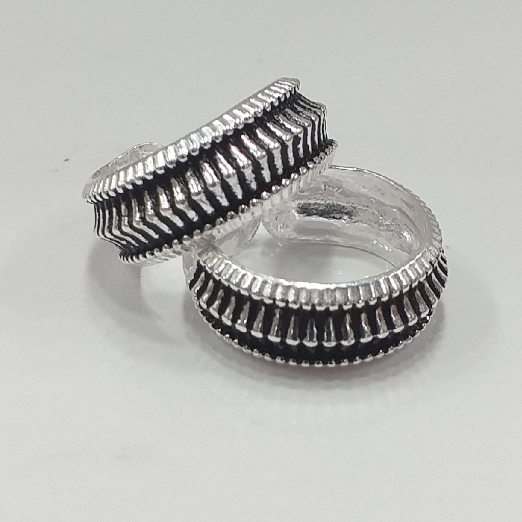 Silver  oxide simple design toe rings