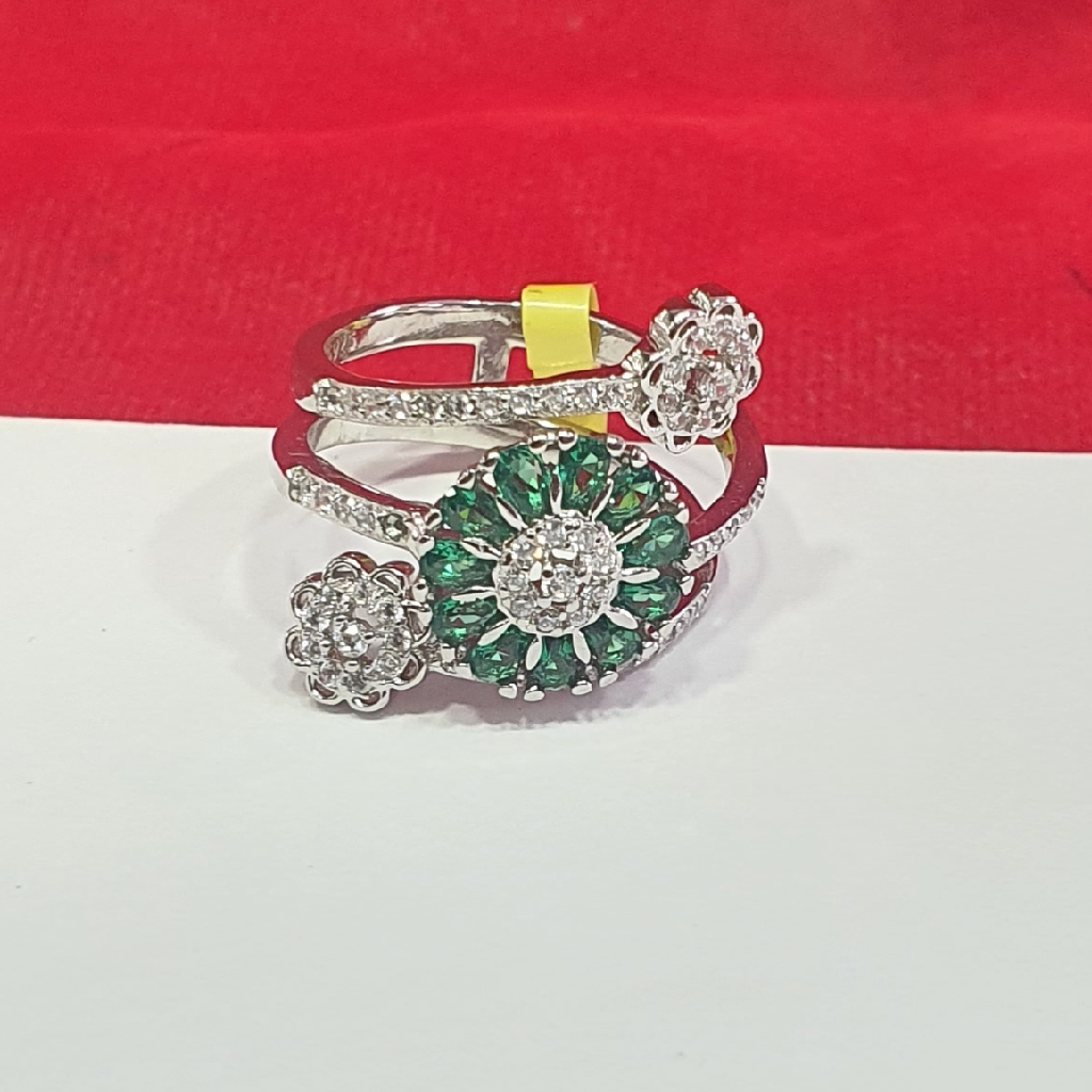 92.5 Silver White And Green Diamond Ring For Women