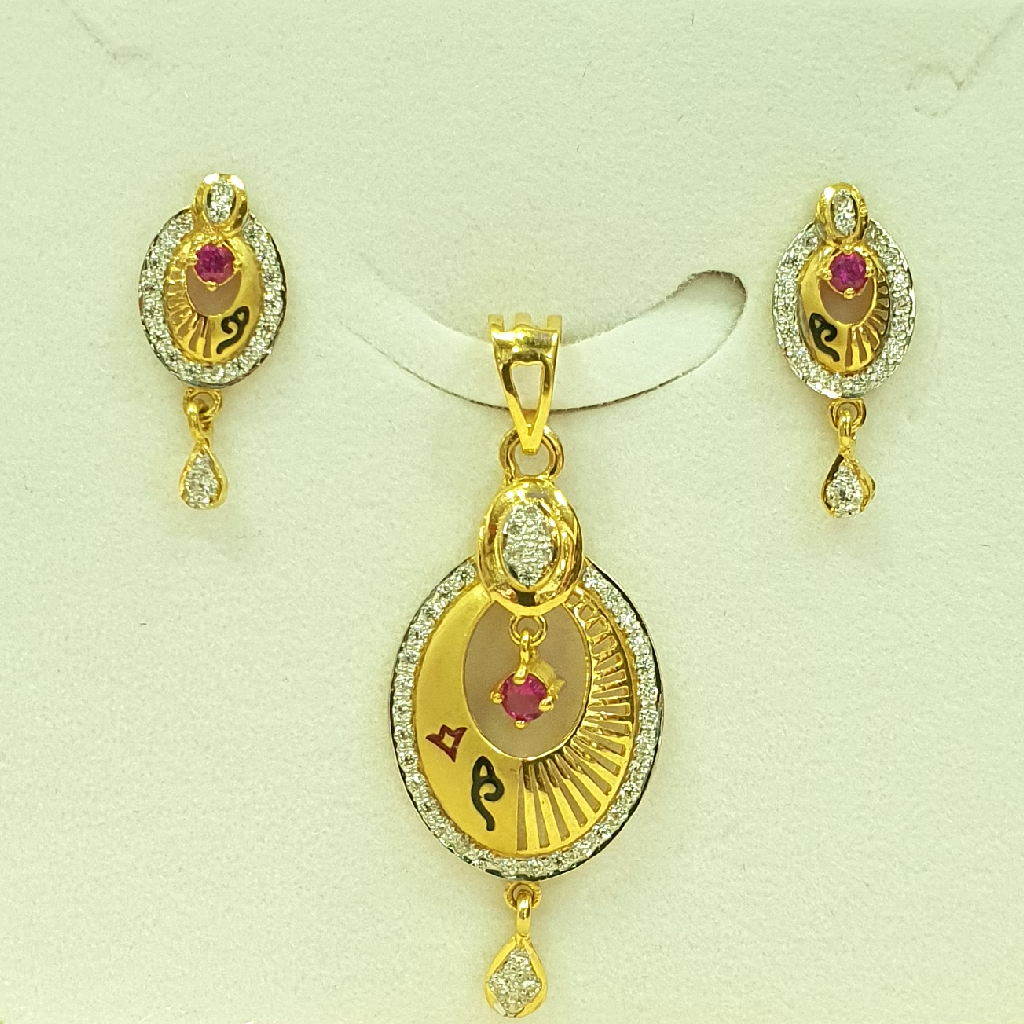 916 Red And White Fancy Design Pendant Set