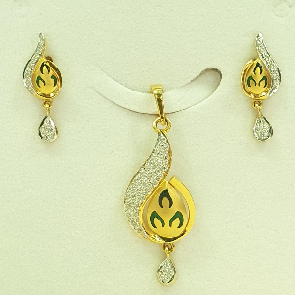 916 diamond fancy pendant set