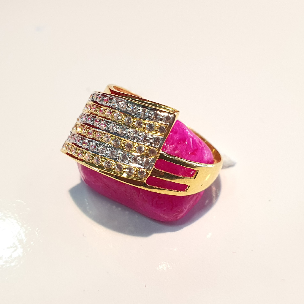 22k gold with fancy diamond scrolls ring