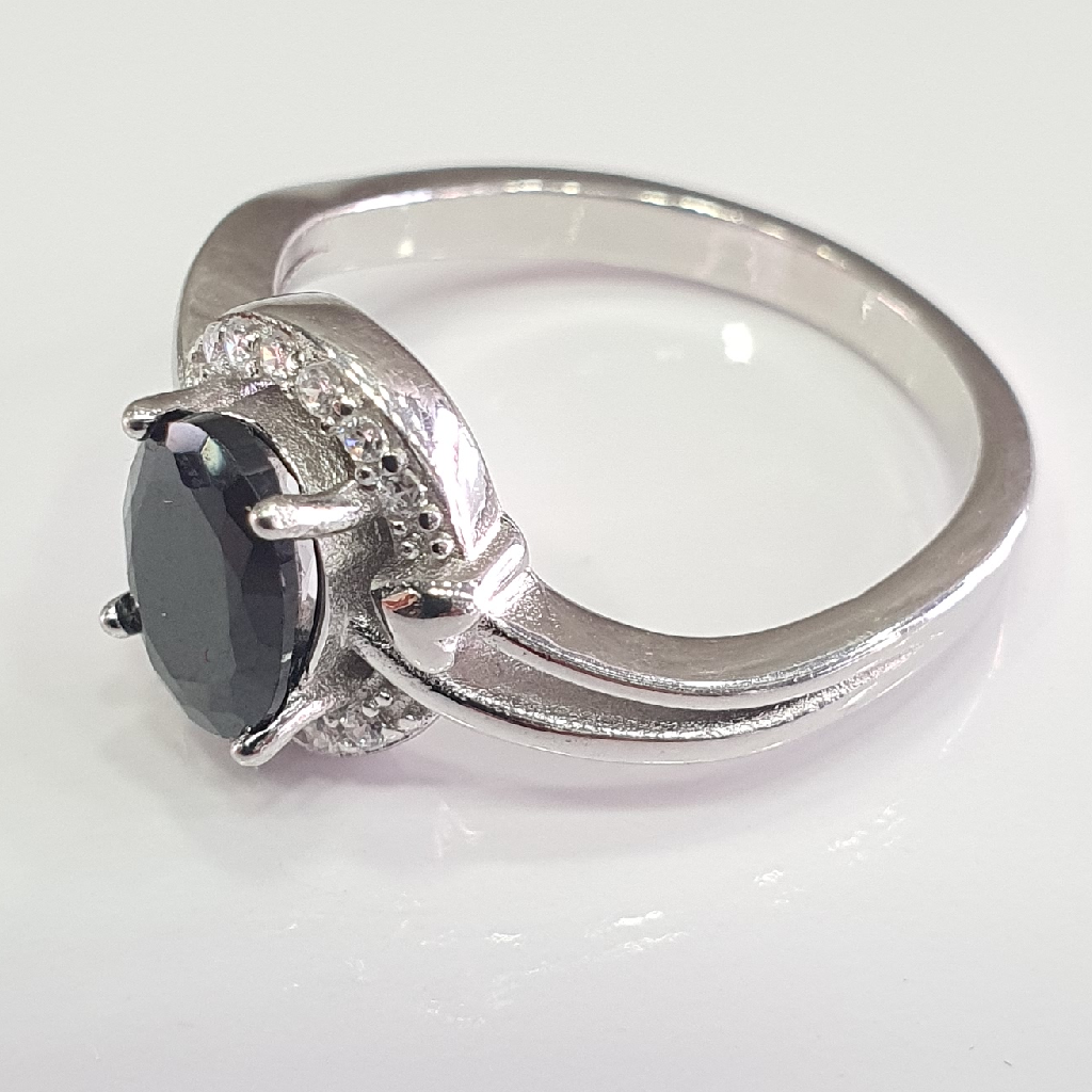 925 Silver Black Stone Ring - Image 2