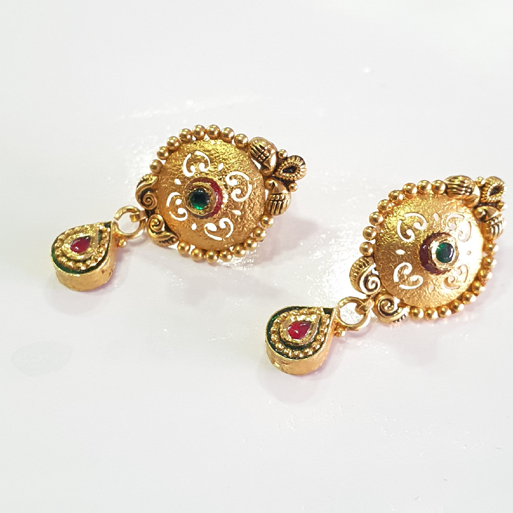 22 k yellow gold handmade antique stylish stud earrings