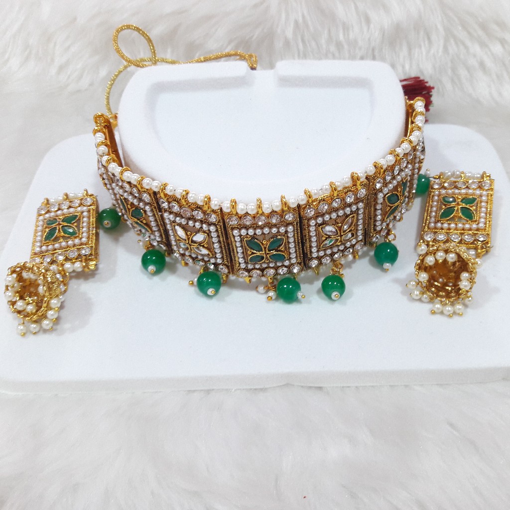 Fancy diamond necklace set