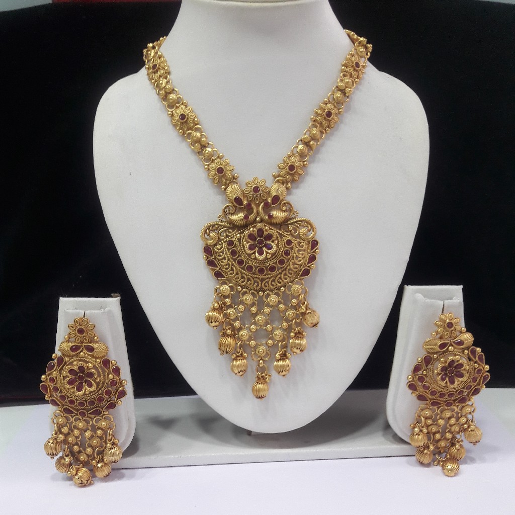 Antique necklace set