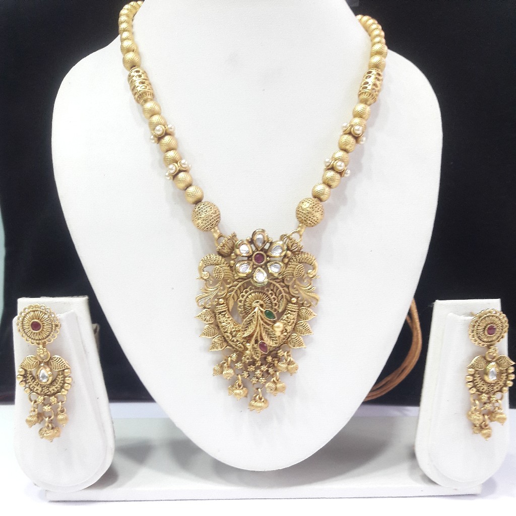 Antique necklace set