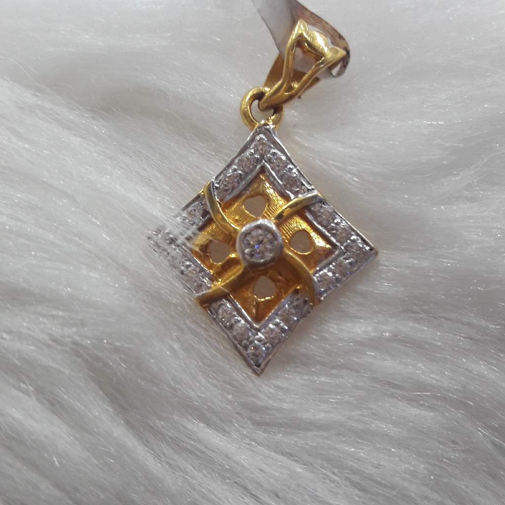 fancy diamond pendle