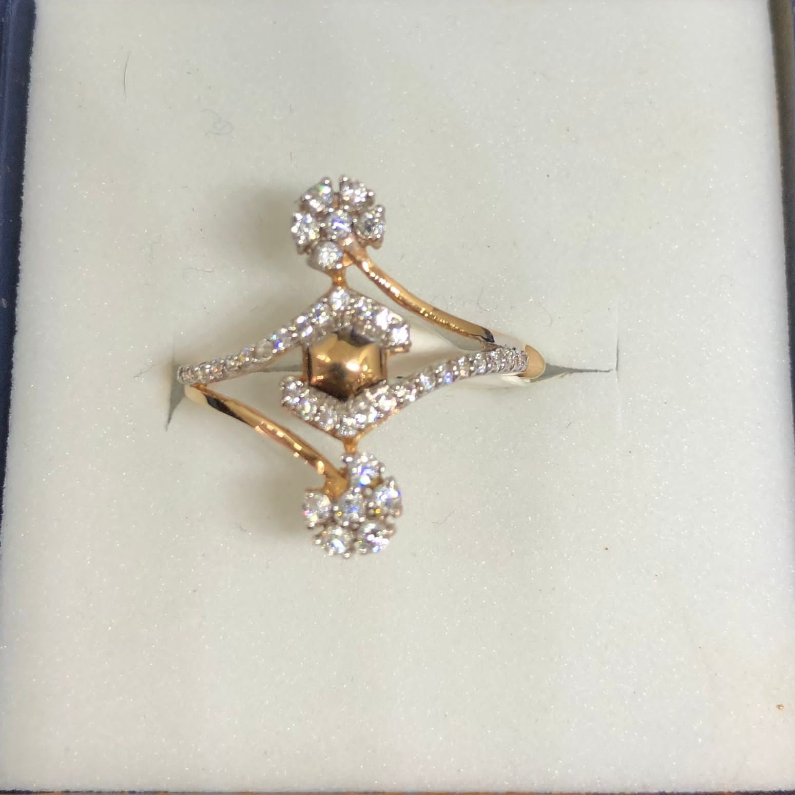 18K Gold Fine Design Ring