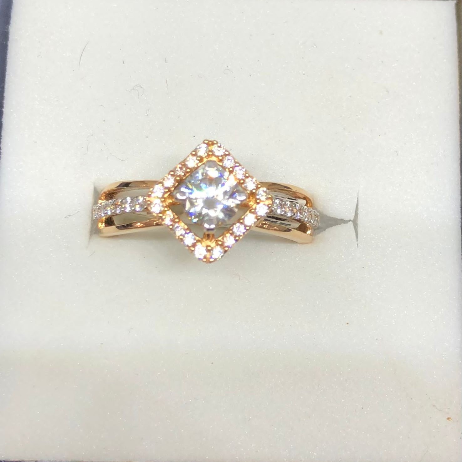 18K Gold Unique Ring