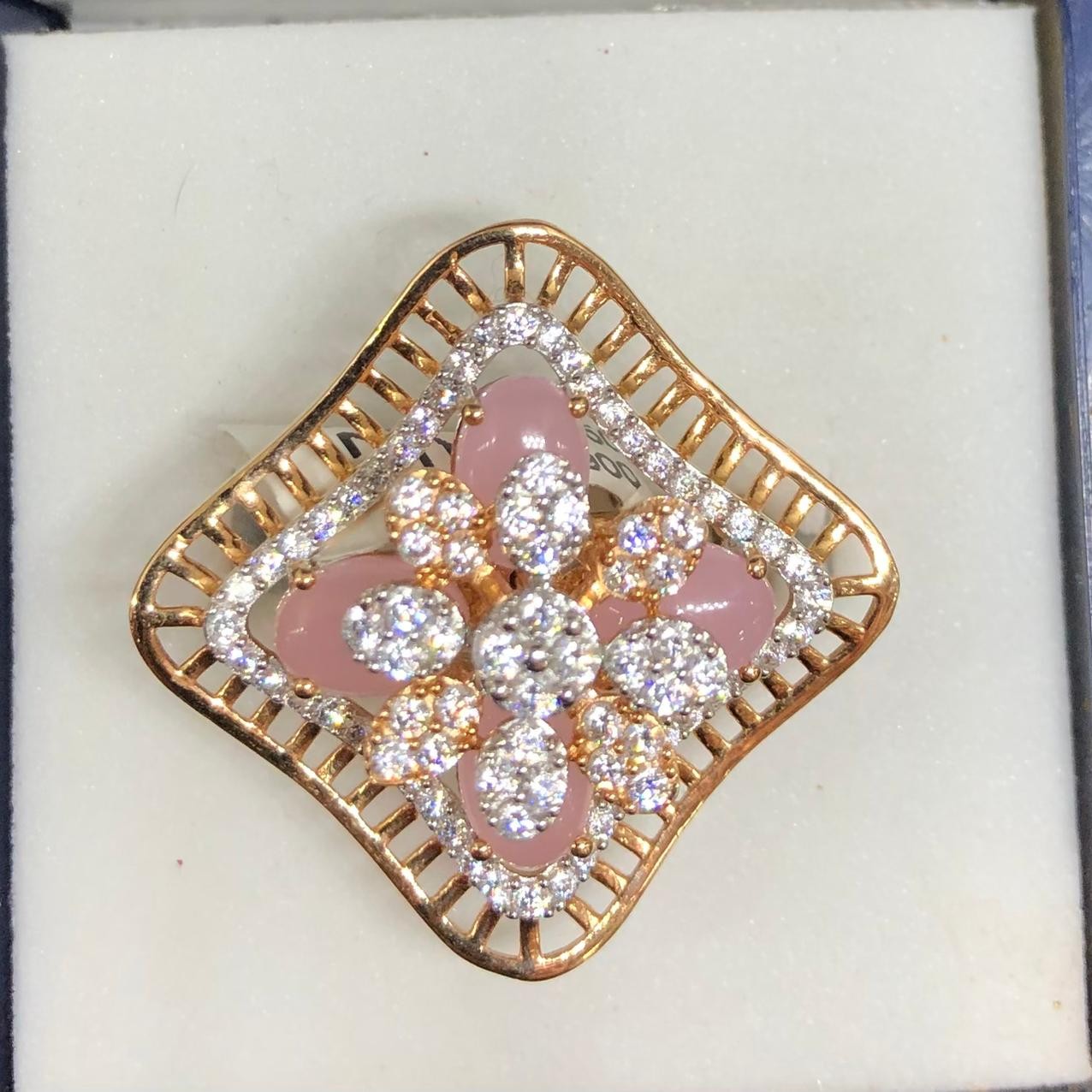 18K Gold Dazzling Ring