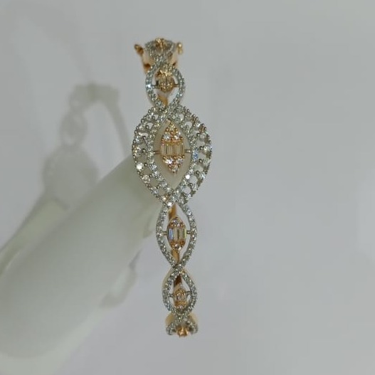 916  Gold Elegant Design Halllmark Bracelet