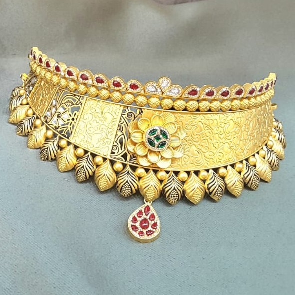 22K Gold Antique Flower Design Choker Set