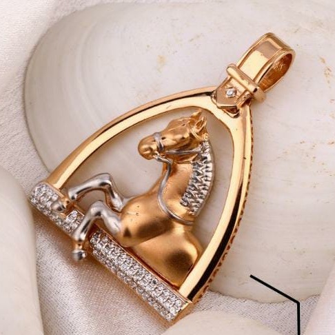 22K Gold Running House Pendant
