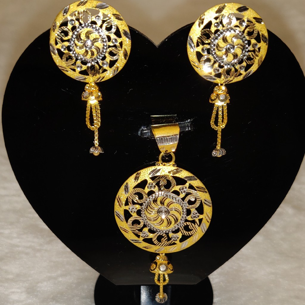 latest Pendant Set