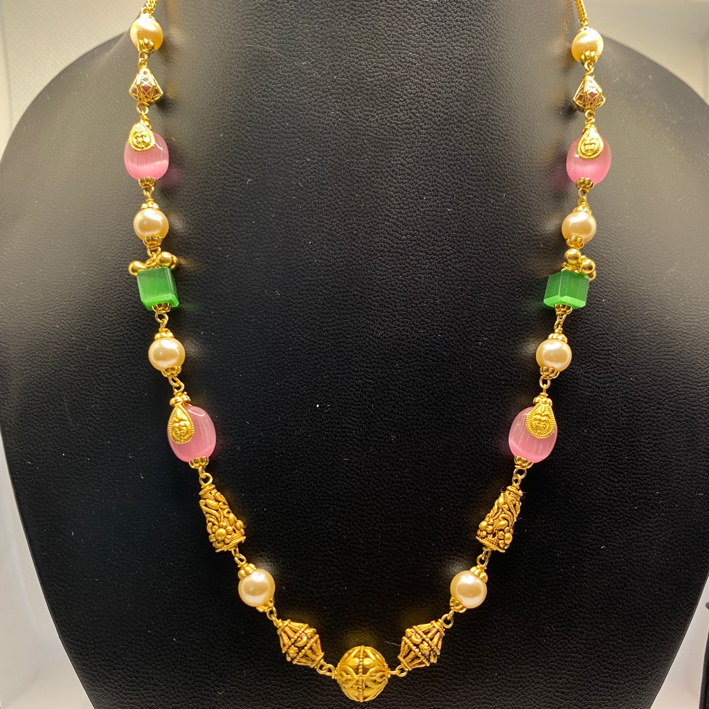 Antique pearls necklace