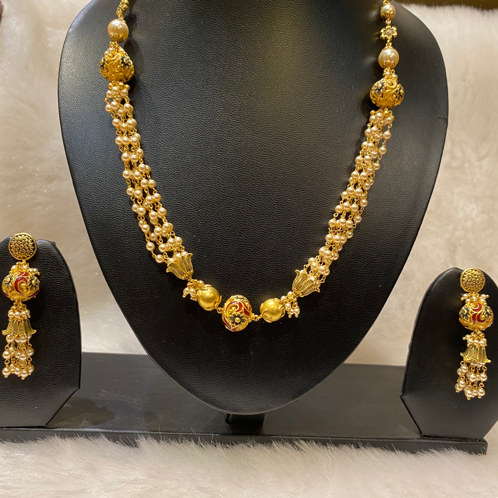 Gold Antique Nacklace Set