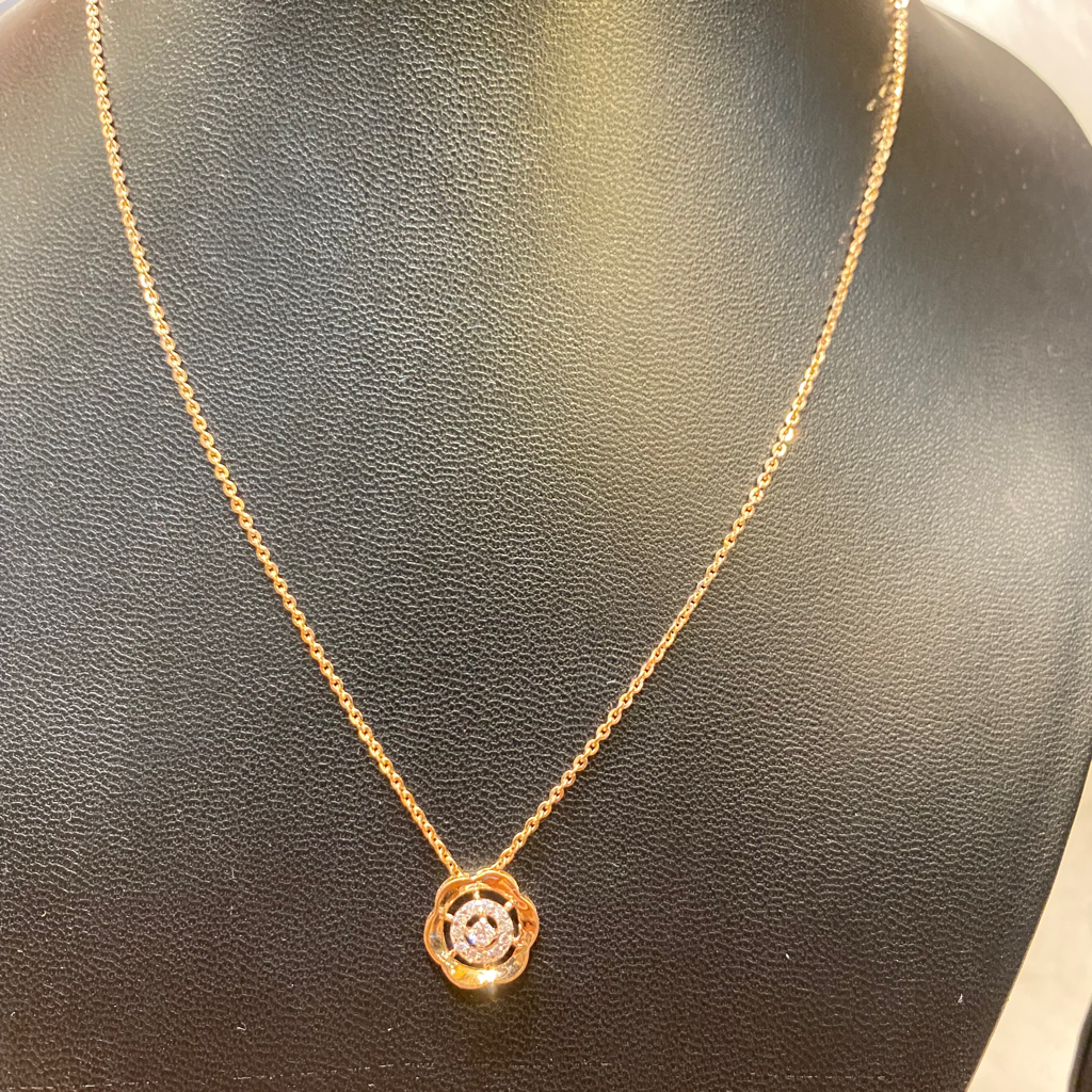 Italian rose gold rose design necklace