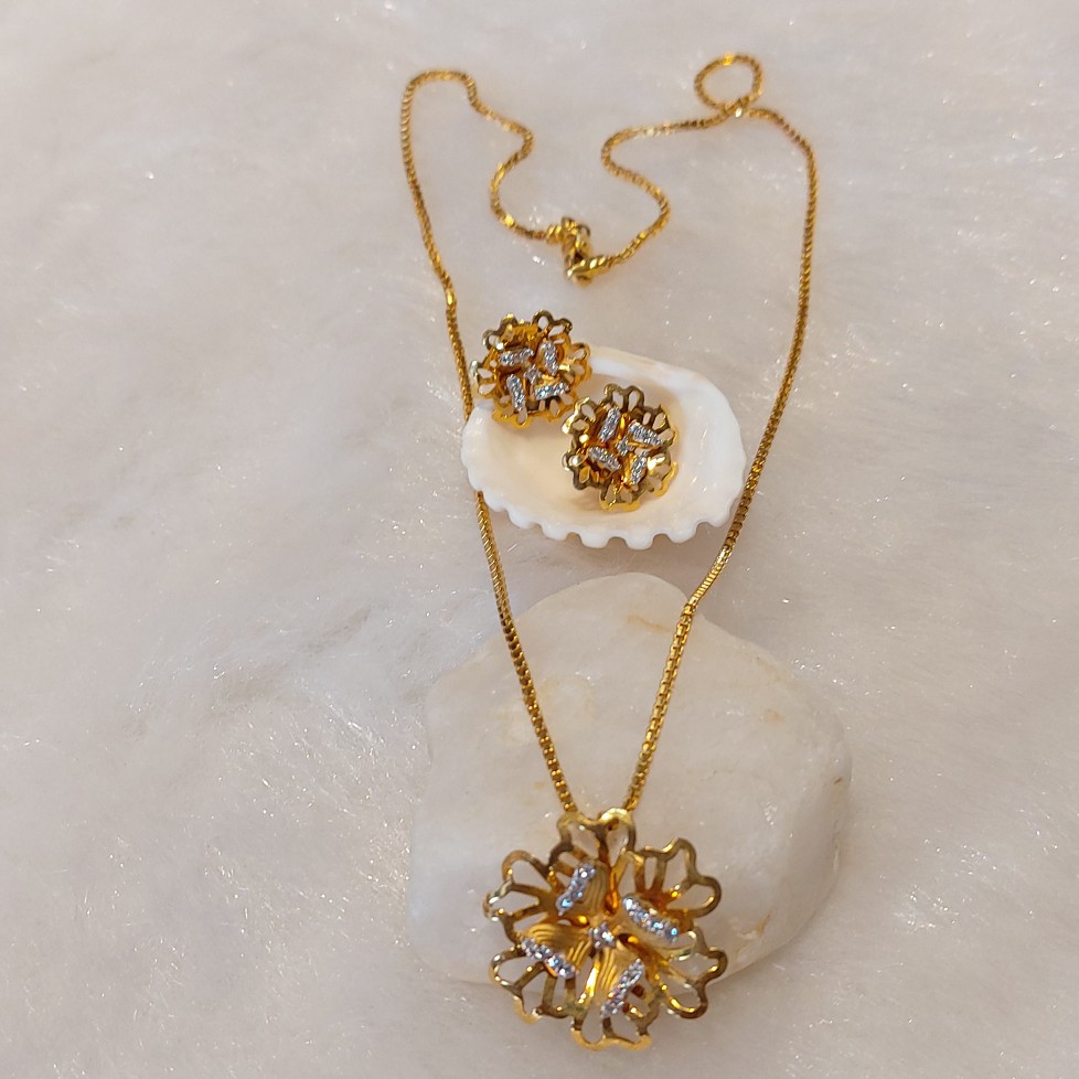Gold Necklace Set