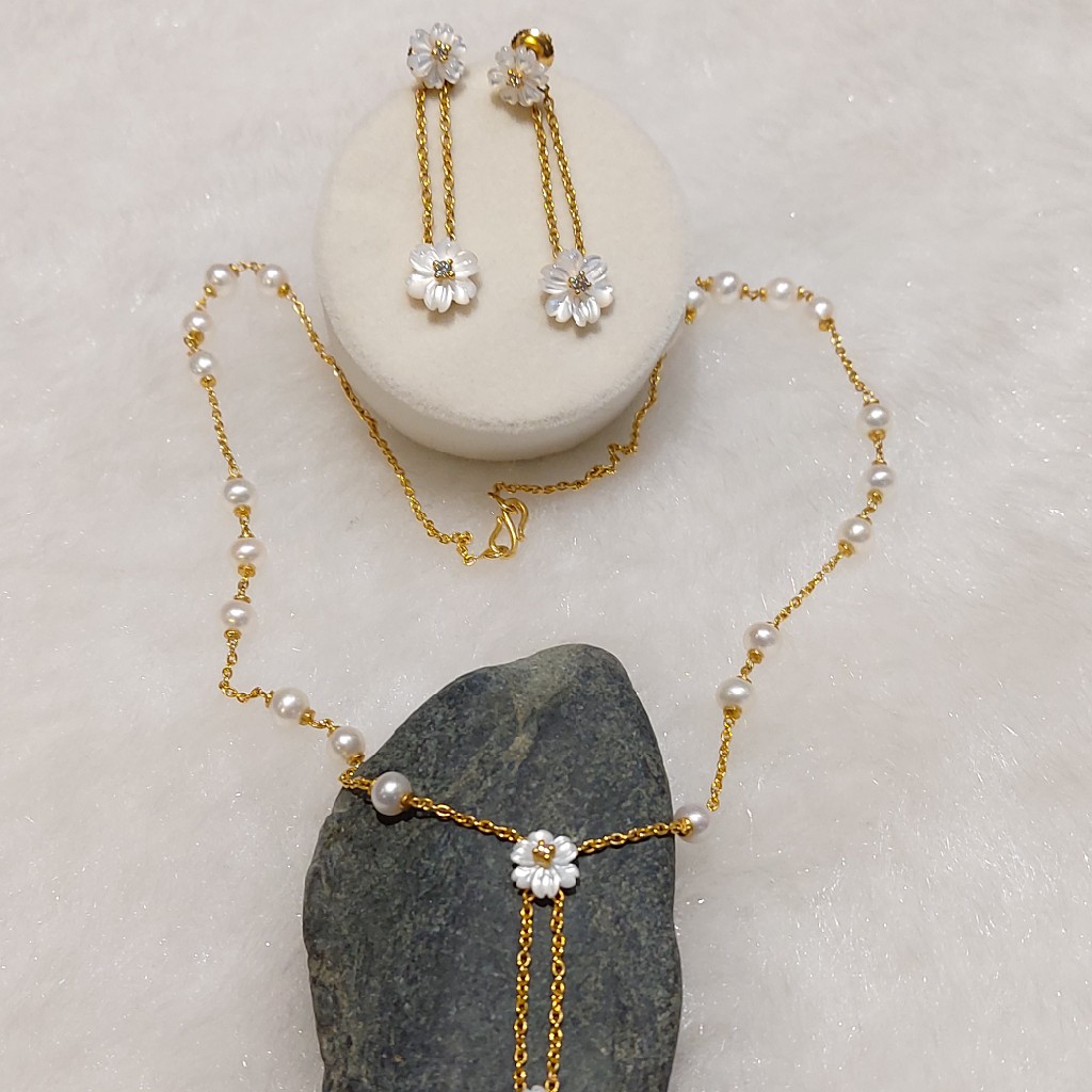 Pearl Necklace Set