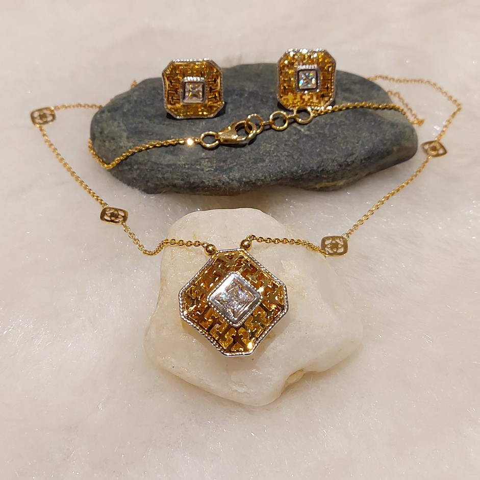 Gold Necklace Set