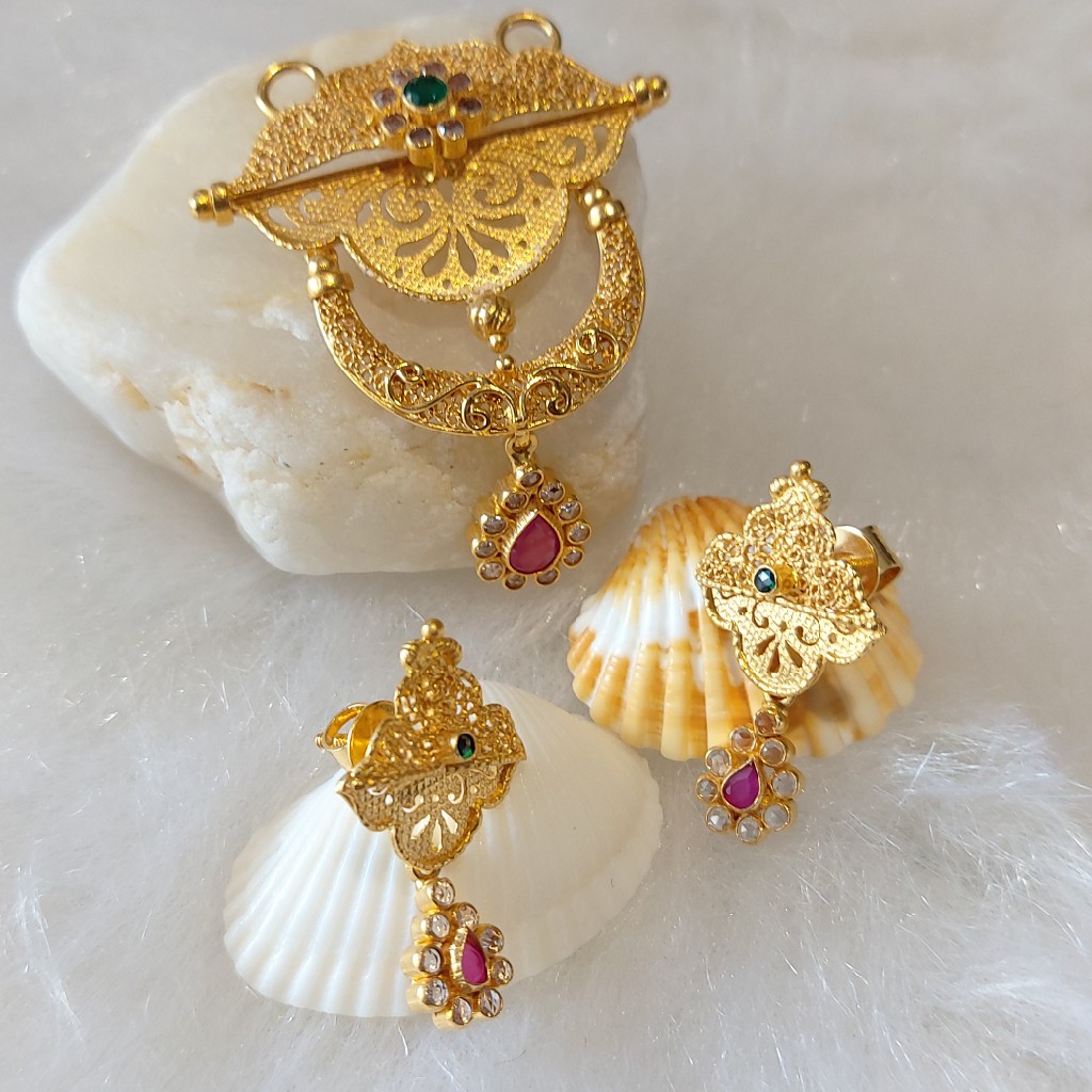 Antique Pendant Set