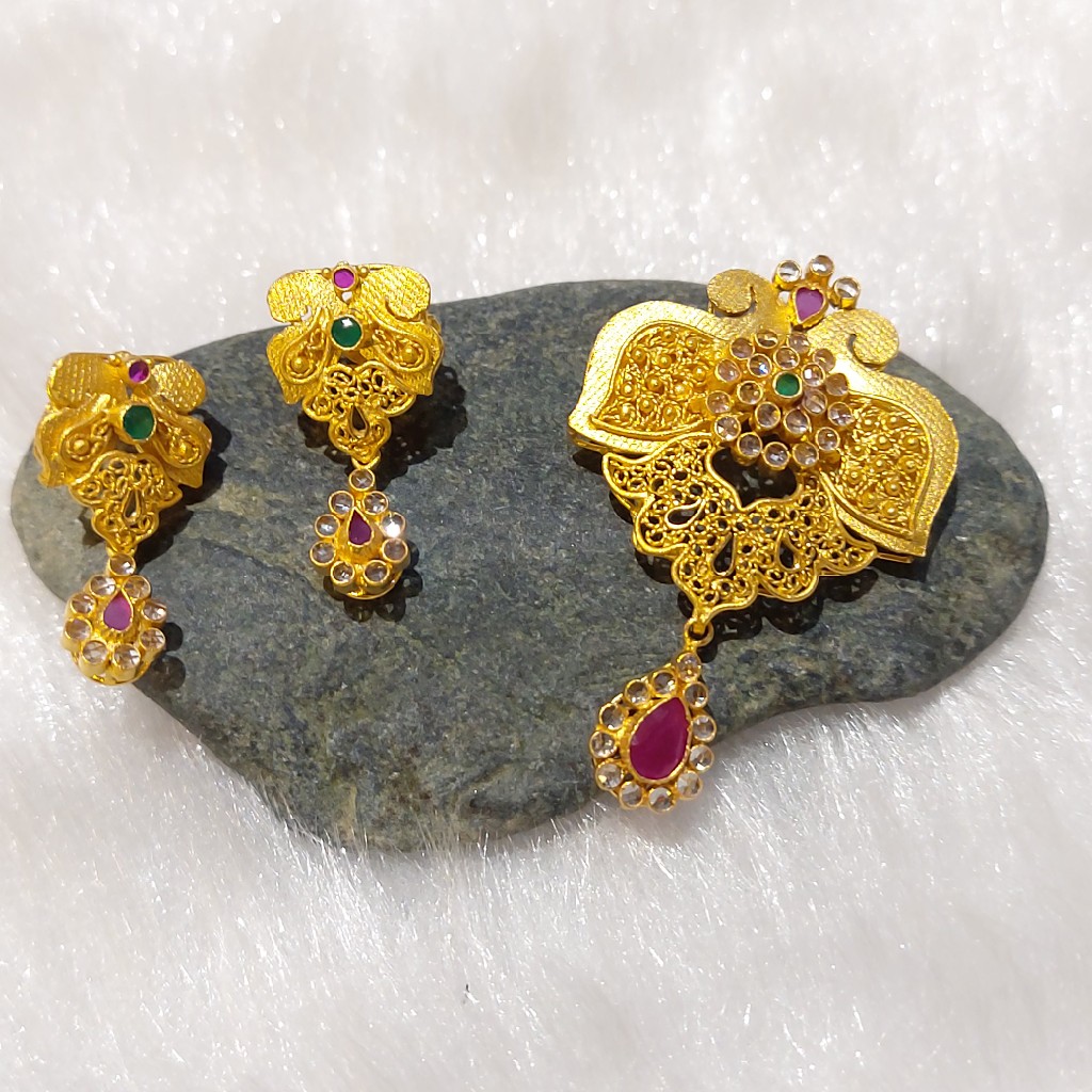 Antique Pendant Set